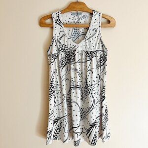 Molly & Millie White Patterned Tank Top